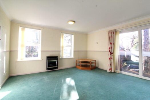 Two Bedroom Apartment To Let in Graham Avenue