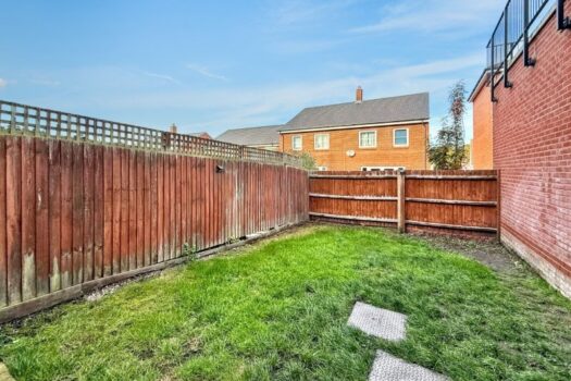 Three Bedroom Townhouse For Sale in Meridian Rise