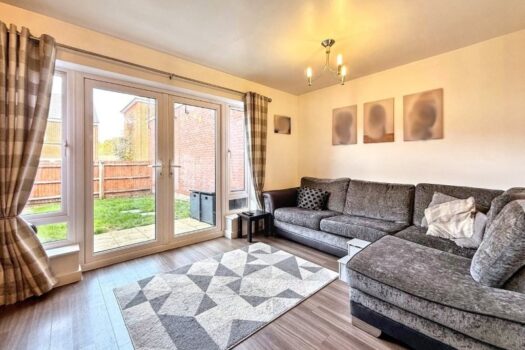 Three Bedroom Townhouse For Sale in Meridian Rise