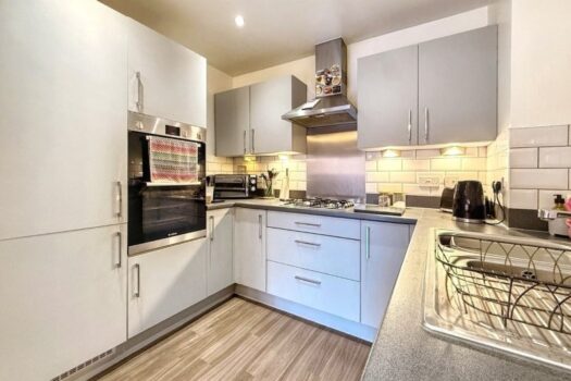 Three Bedroom Townhouse For Sale in Meridian Rise