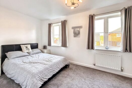 Three Bedroom Townhouse For Sale in Meridian Rise