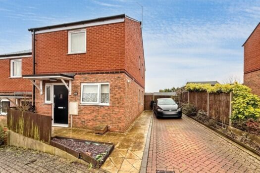 Two Bedroom House For Sale in Roman Close