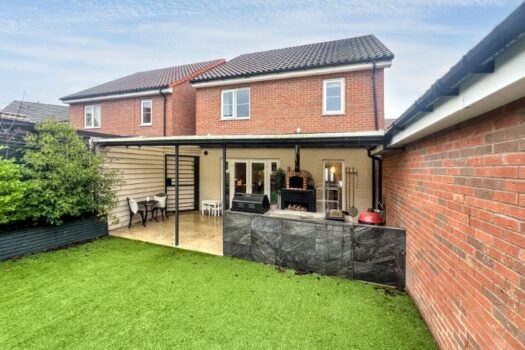 Four Bedroom Detached House For Sale in The Circle