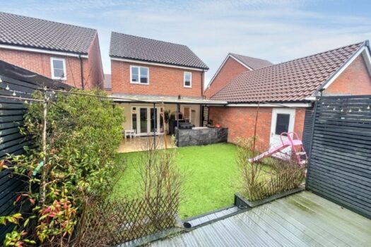 Four Bedroom Detached House For Sale in The Circle
