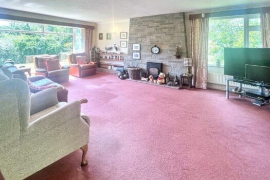 Four Bedroom House For Sale in Canterbury Road