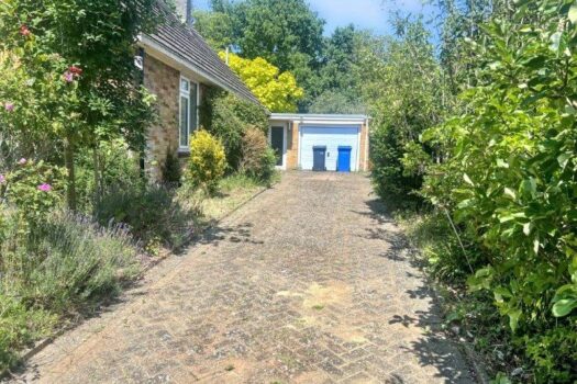 Four Bedroom House For Sale in Canterbury Road