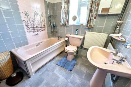 Four Bedroom House For Sale in Canterbury Road