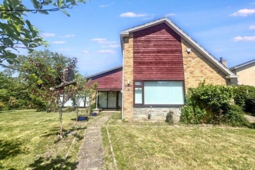 Four Bedroom House For Sale in Canterbury Road