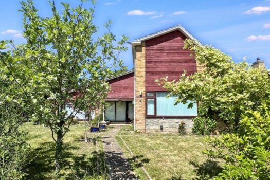 Four Bedroom House For Sale in Canterbury Road