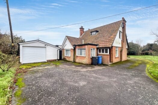 Two Bedroom Chalet For Sale in Tattingstone