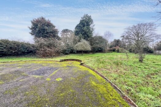 Two Bedroom Chalet For Sale in Tattingstone