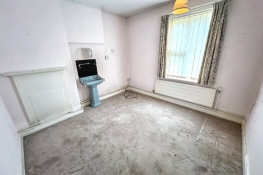 Two Bedroom Chalet For Sale in Tattingstone