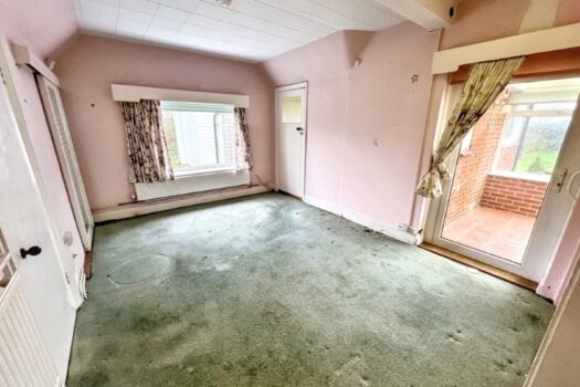 Two Bedroom Chalet For Sale in Tattingstone