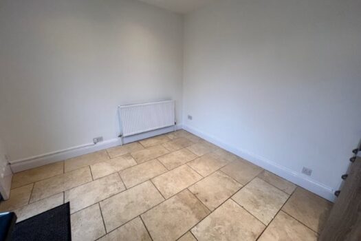 Three Bedroom House To Let in Avondale Road