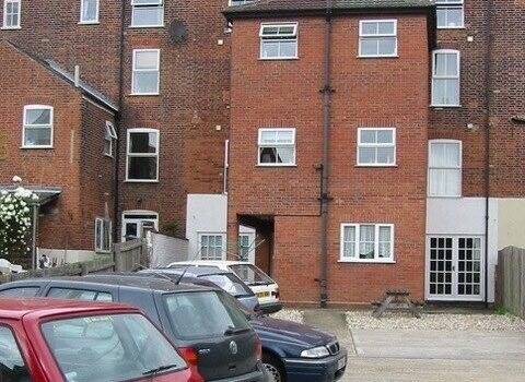 One Bedroom Apartment To Let in Withipoll Street