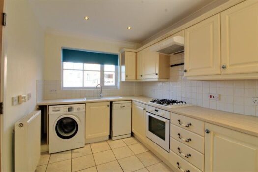 Three Bedroom House To Let in Turret Lane