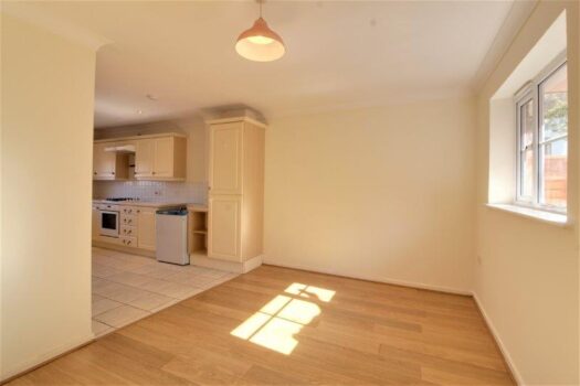Three Bedroom House To Let in Turret Lane