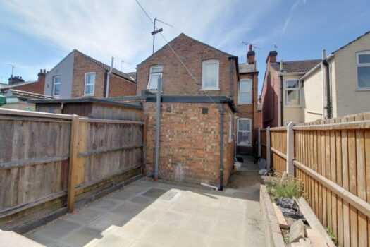 Three Bedroom House To Let in Bramford Lane