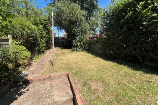 Three Bedroom House To Let on Nacton Road