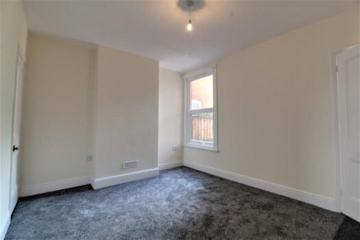 Two Bedroom House To Let on Kensington Road