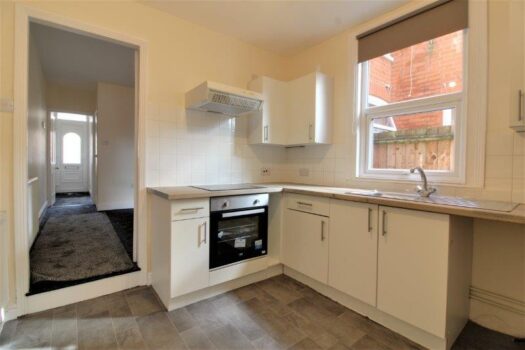Two Bedroom House To Let on Kensington Road