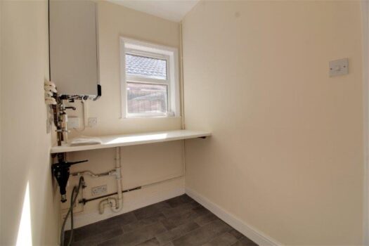 Two Bedroom House To Let on Kensington Road