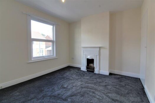 Two Bedroom House To Let on Kensington Road