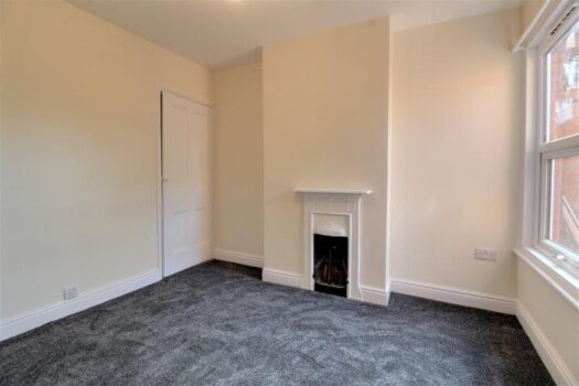 Two Bedroom House To Let on Kensington Road