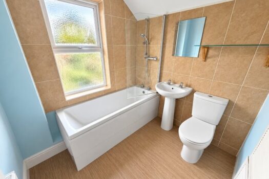 Two Bedroom House For Sale in Leopold Road