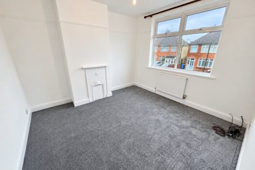 Three Bedroom House To Let in Clarence Road