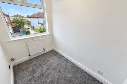 Three Bedroom House To Let in Clarence Road