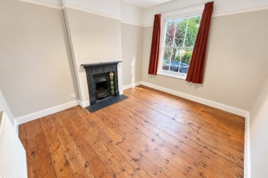 Three Bedroom House For Sale in Warwick Road