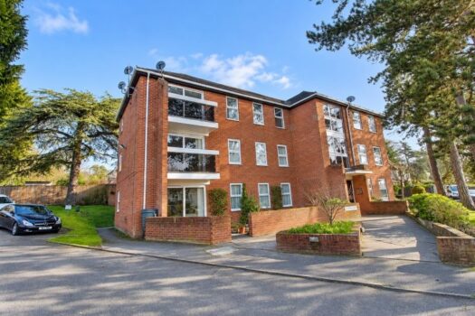 Two Bedroom Apartment To Let In Gresham Court