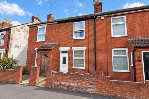 Two Bedroom House For Sale in Leopold Road