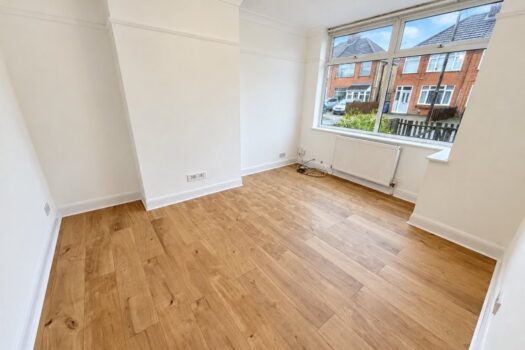 Three Bedroom House To Let in Clarence Road